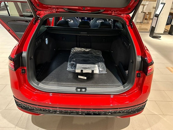 Volkswagen Passat 22 of 25