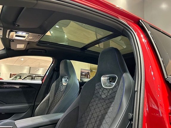 Volkswagen Passat 14 of 25