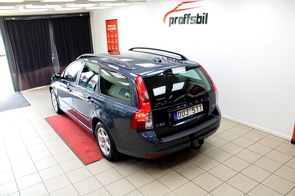 Volvo V50 8 of 23