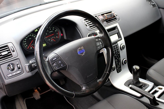 Volvo V50 10 of 23
