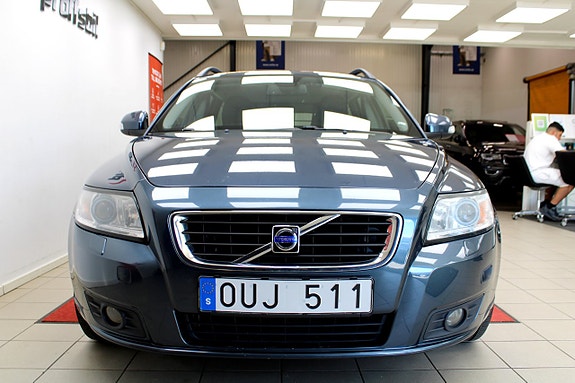 Volvo V50 3 of 23