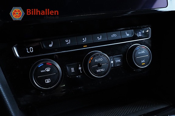 Volkswagen Passat Alltrack 24 of 27