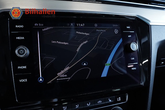 Volkswagen Passat Alltrack 23 of 27