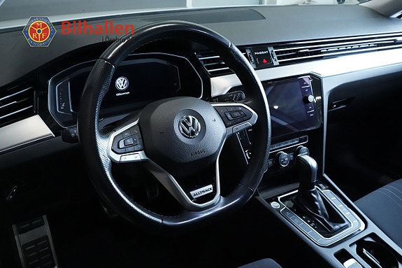 Volkswagen Passat Alltrack 16 of 27