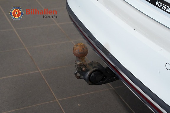 Volkswagen Passat Alltrack 9 of 27