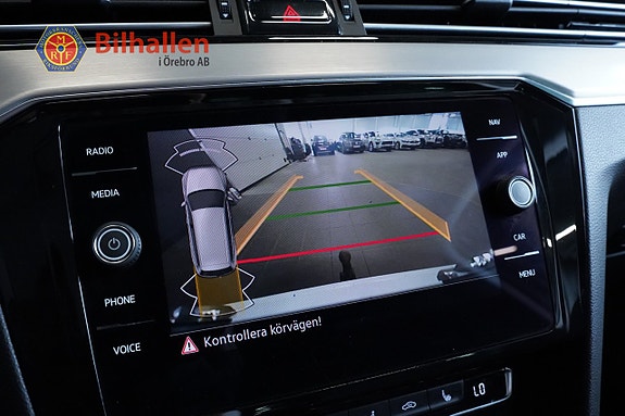 Volkswagen Passat Alltrack 22 of 27