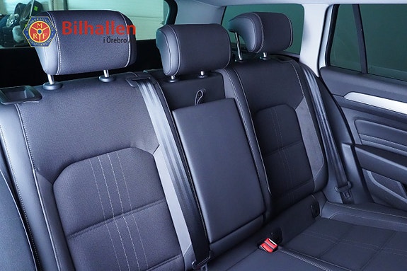 Volkswagen Passat Alltrack 13 of 27