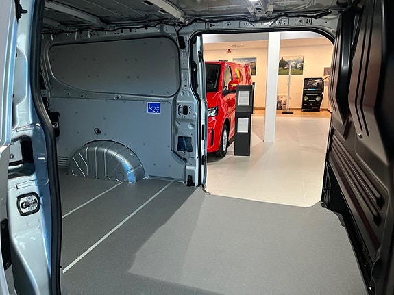 Volkswagen Transporter 13 of 27