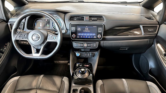 Nissan Leaf 4 of 5