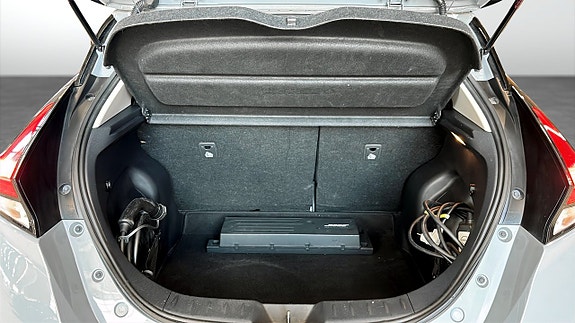 Nissan Leaf 10 of 17