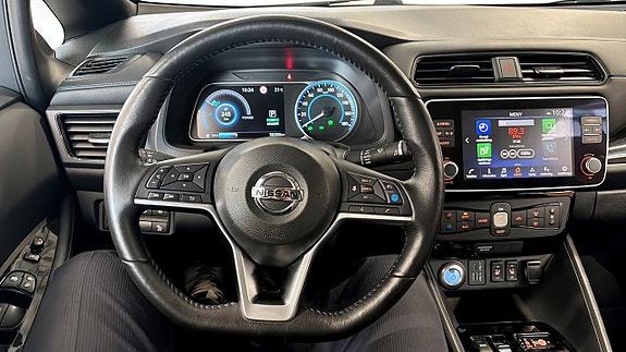 Nissan Leaf 13 of 17