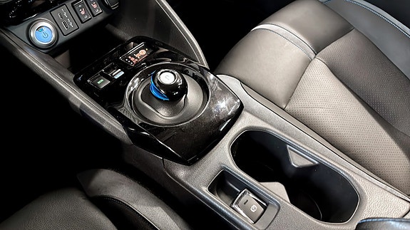 Nissan Leaf 16 of 17