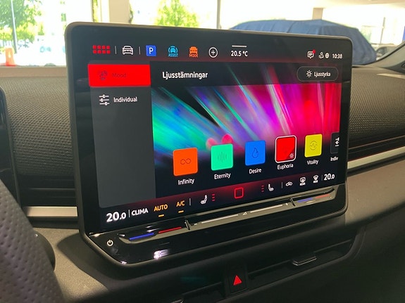 Volkswagen T-Roc 14 of 19
