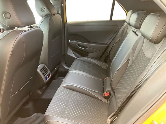 Volkswagen T-Roc 17 of 19