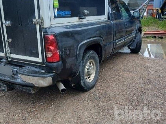 Pickup med låsbar kåpa CHEVROLET SILVERADO 2500 3 of 6