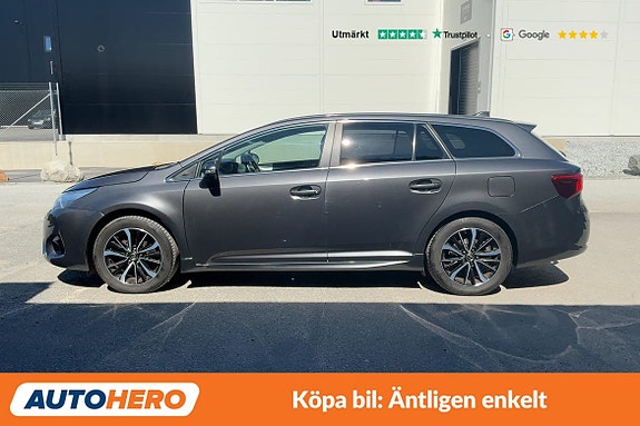 Toyota Avensis 2 of 5