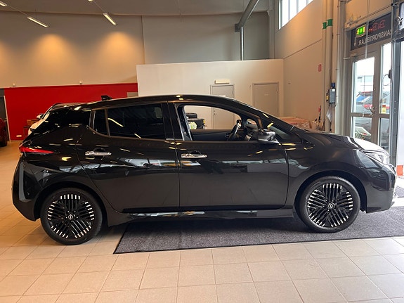 Nissan Leaf 4 of 5
