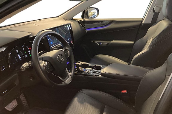 Lexus NX450h+ 7 of 24