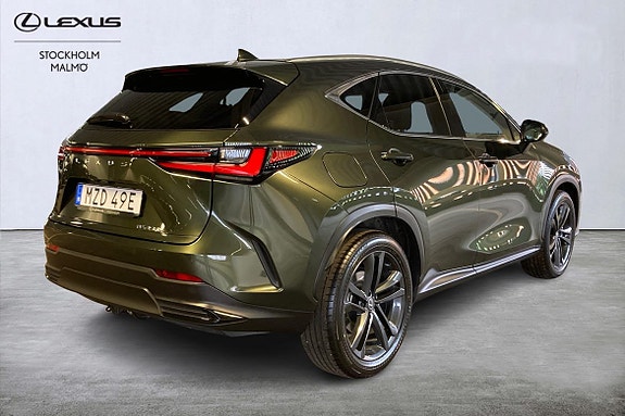 Lexus NX450h+ 4 of 5
