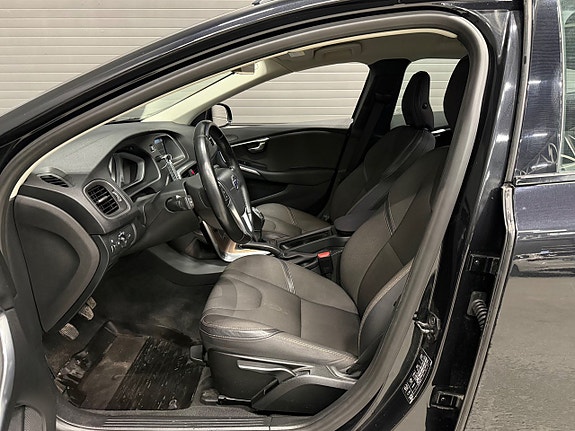 Volvo V40 Cross Country 10 of 28