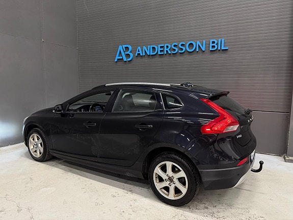 Volvo V40 Cross Country 7 of 28