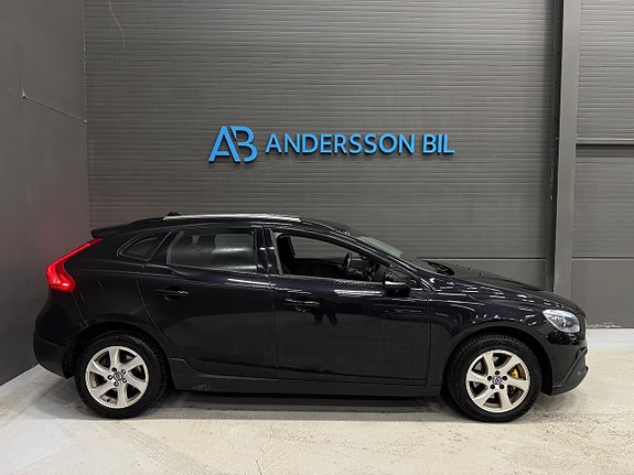 Volvo V40 Cross Country 5 of 28