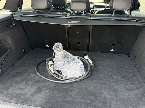 Mercedes-Benz GLC300 de 22 of 23