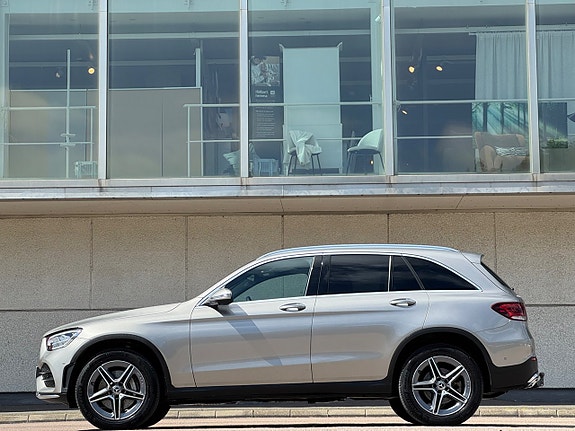 Mercedes-Benz GLC300 de 2 of 5