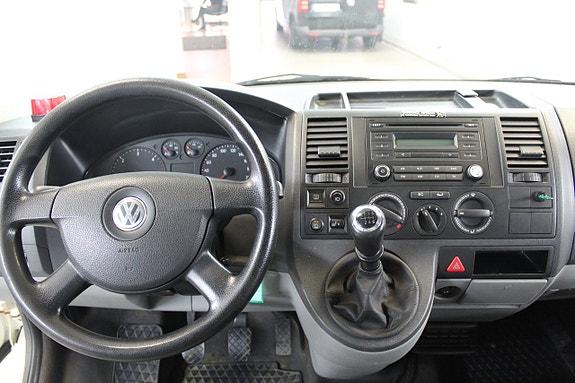 Volkswagen Transporter 12 of 21