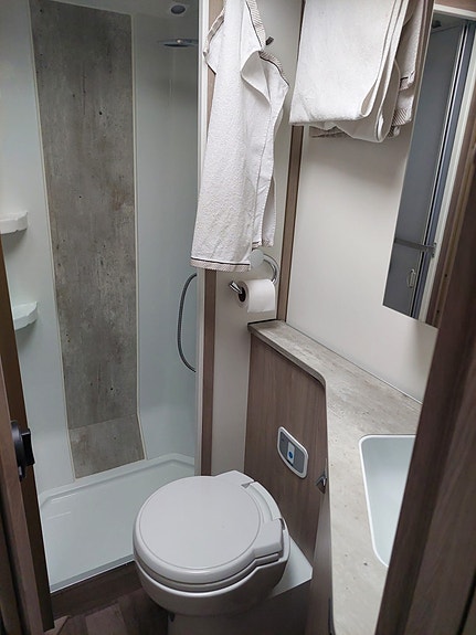 KABE TM 750 LXL Royal 10 of 17