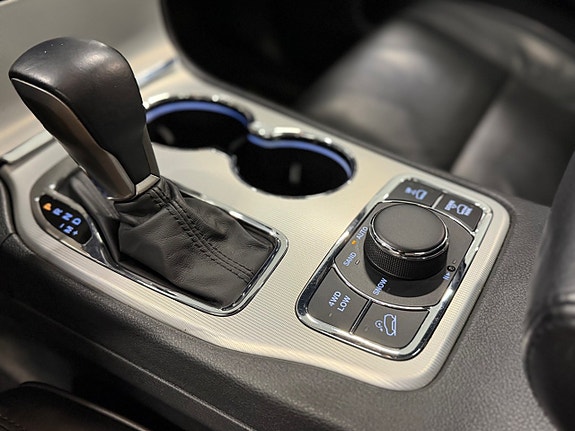 Jeep Grand Cherokee 16 of 19