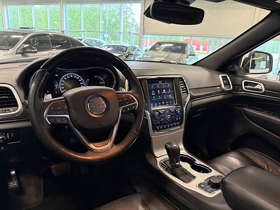 Jeep Grand Cherokee 14 of 19