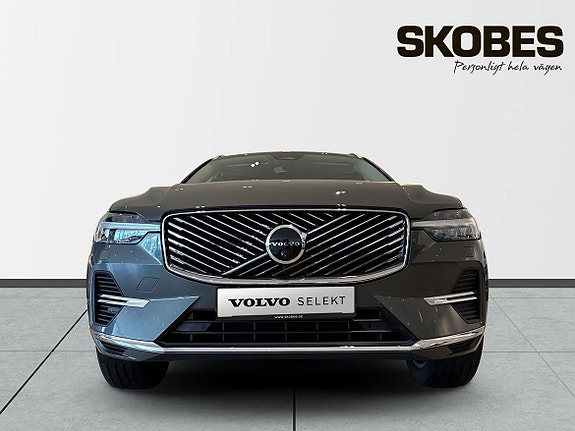 Volvo XC60 2 of 5