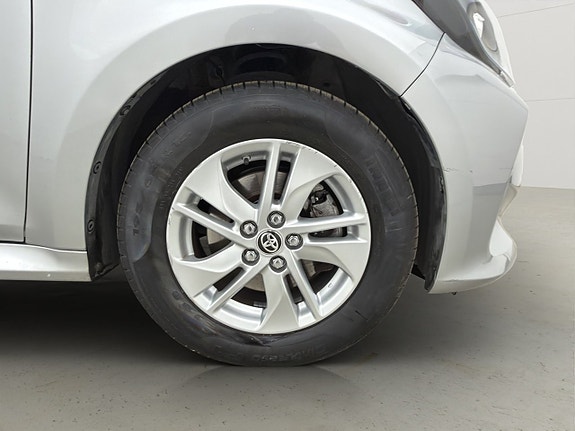 Toyota Yaris 29 of 29