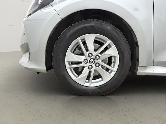 Toyota Yaris 26 of 29