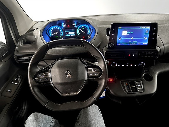 Peugeot e-Partner 8 of 18