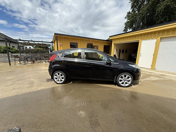 Ford Fiesta 4 of 13