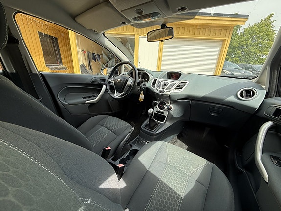Ford Fiesta 12 of 13