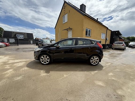 Ford Fiesta 5 of 13