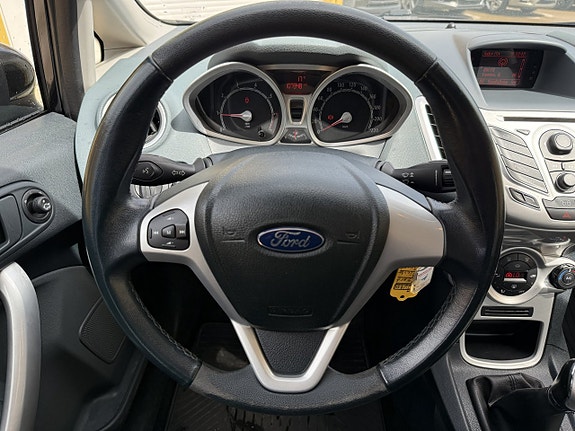 Ford Fiesta 10 of 13