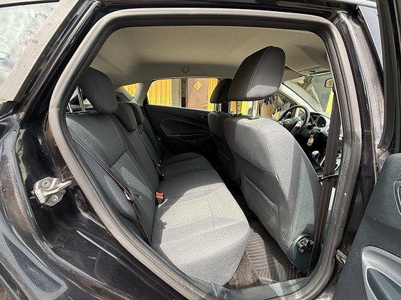 Ford Fiesta 13 of 13