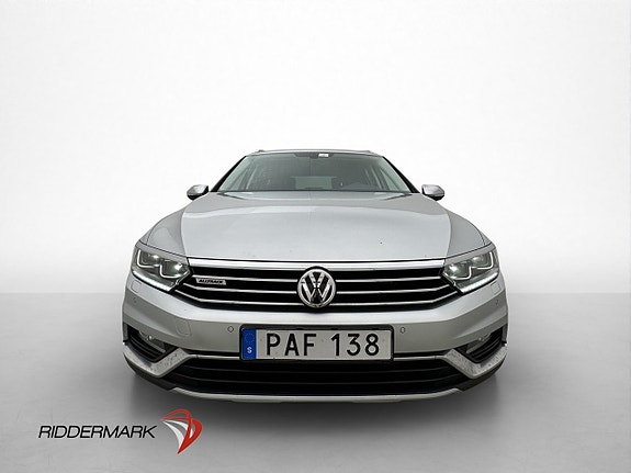 Volkswagen Passat Alltrack 2 of 5