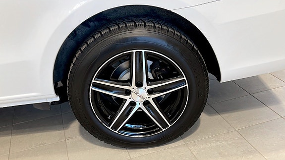 Mercedes-Benz Vito 119 8 of 9