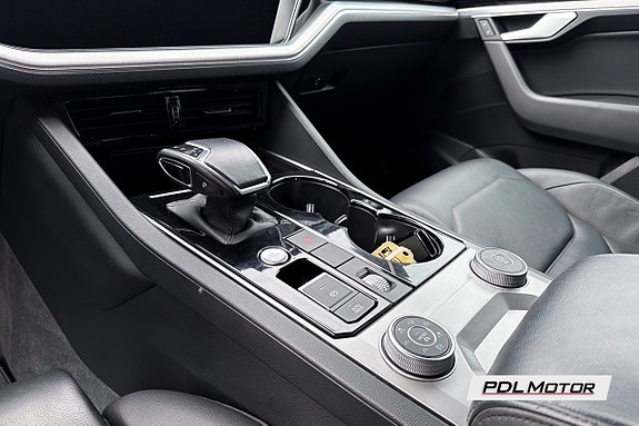 Volkswagen Touareg 13 of 15