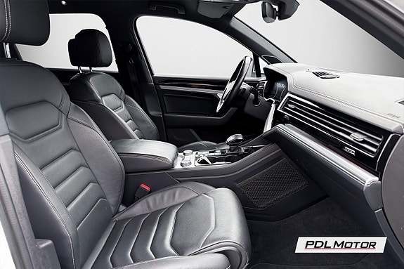 Volkswagen Touareg 8 of 15