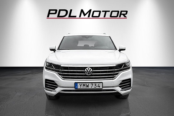 Volkswagen Touareg 2 of 15
