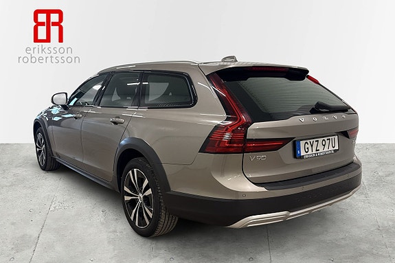 Volvo V90 Cross Country 3 of 5