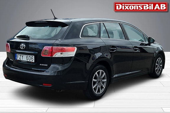 Toyota Avensis 4 of 5