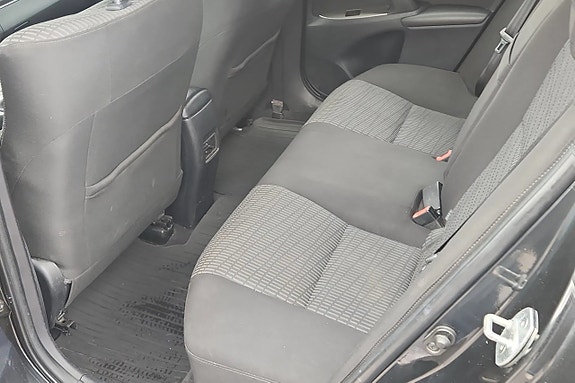 Toyota Avensis 8 of 14