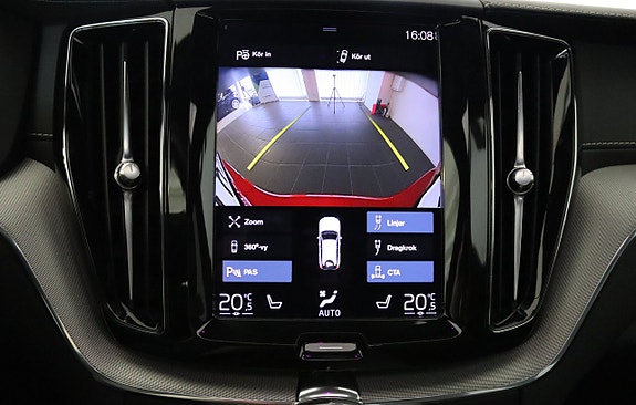 Volvo XC60 13 of 20